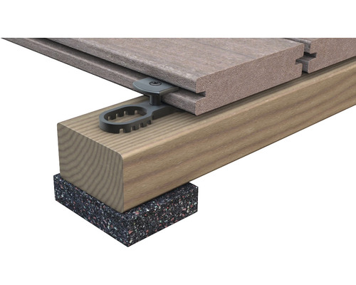 Terasa s upevňovací sponou, spodní konstrukce a stavební ochranná rohož