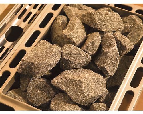 Saunové kameny v mřížovém koši