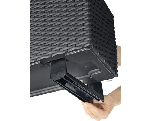 Detailní záběr květináče LECHUZA se zavlažovacím systémem