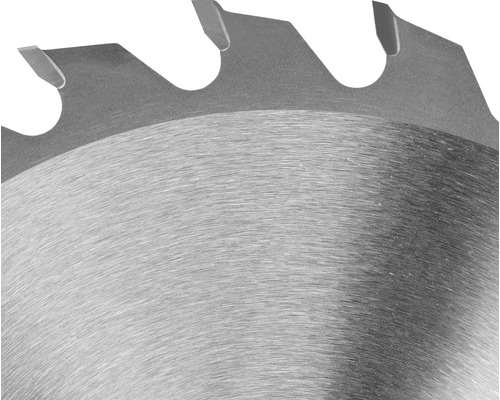 Detailní záběr kotoučové pily