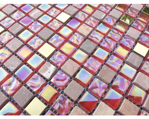 Mozaikové dlaždice s různými povrchy