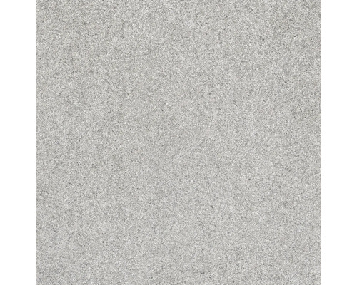 Textura šedého vpichovaného koberce se zrnitým povrchem.