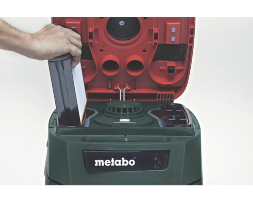 Logo společnosti Metabo. Vysavač s vloženým filtrem.