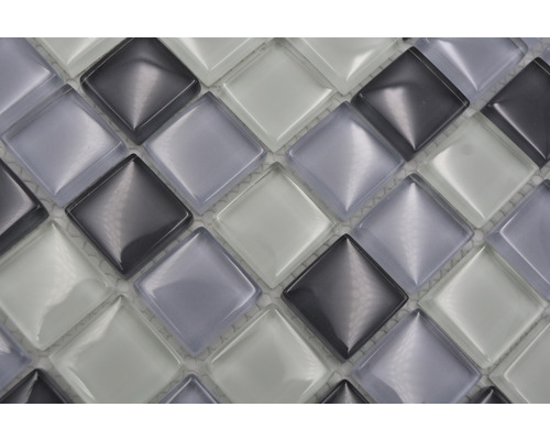 Detail skleněných mozaikových dlaždic