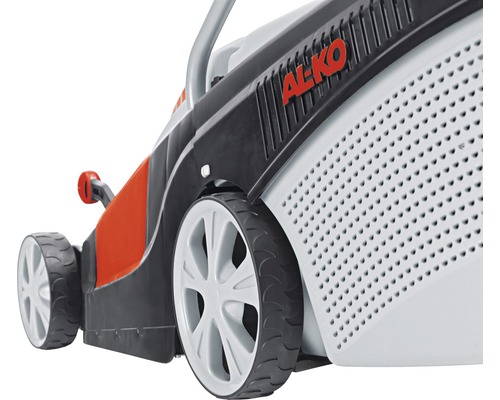 Detailní pohled na sekačku na trávu s logem AL-KO.