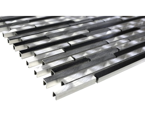 Mozaiková dlaždice z hliníku a kovu