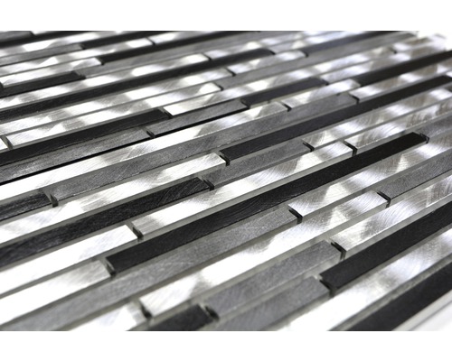 Mozaiková dlaždice s pruhovaným vzorem