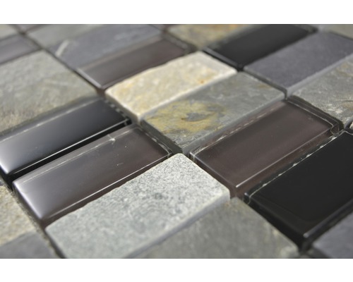 Mozaikové dlaždice z kamene a skla