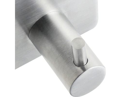 Jeden kovový háček na oblečení