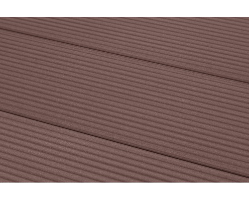 Dřevěná terasová prkna s rýhovaným povrchem