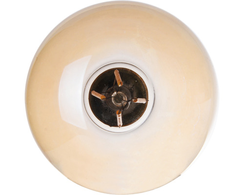 Detailní pohled na čirou žárovku