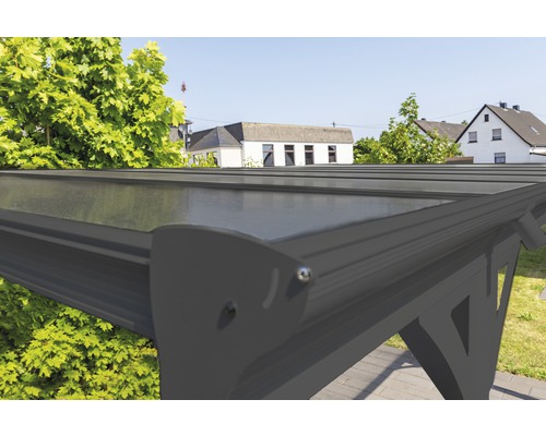 Detail terasového zastřešení s polykarbonátovými deskami