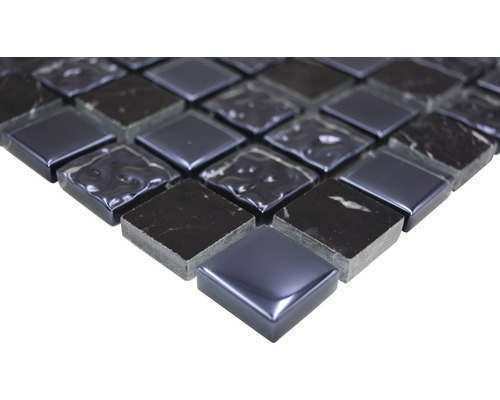 Mozaiková dlaždice se čtvercovými, lesklými povrchy