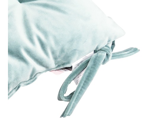 Detail polštáře s vázacími pásky