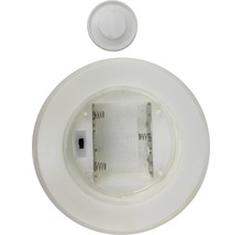 Prostor pro baterie LED lampy se samostatným víkem