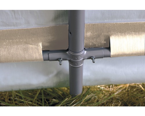 Detailní pohled na rám stanu se šrouby