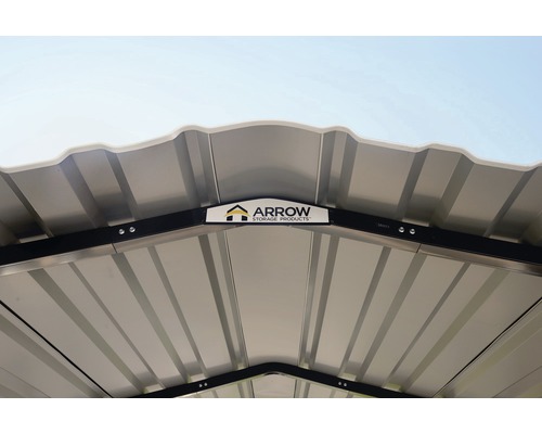 Vnitřní pohled na kůlnu s logem Arrow Storage Products
