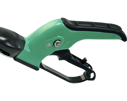 Detailní pohled na nůžky na větve s plastovou rukojetí