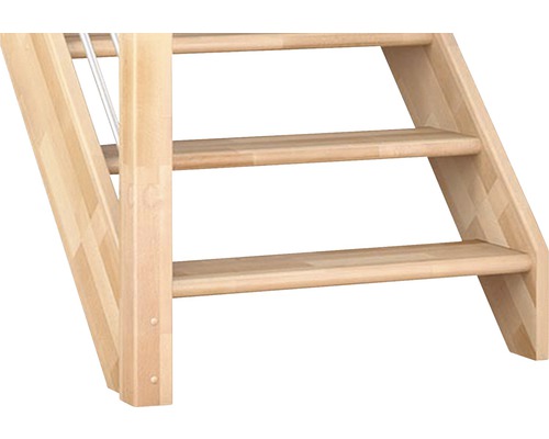 Detailní pohled na dřevěné schodiště se třemi schody