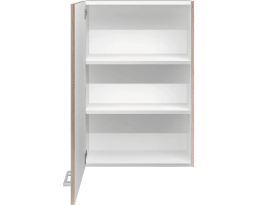 Otevřená nástěnná skříňka se třemi policemi