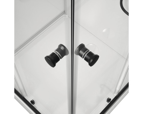 Detail sprchového koutu s madly