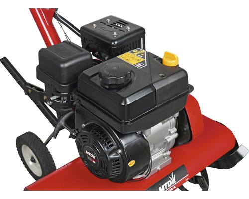 Detailní pohled na motor kultivátoru