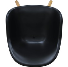 Černá korba kolečka s dřevěnými rukojeťmi