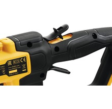 Detail ovládacích prvků šavlové pily DeWalt