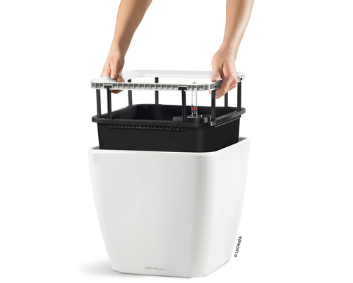 Montáž květináče se zavlažovacím systémem