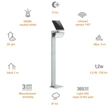 Stříbrné solární svítidlo s infračerveným senzorem a svítivostí 1,2 wattu