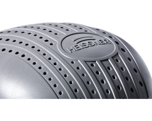 Detailní záběr výrobku Heissner s otvory a logem Heissner