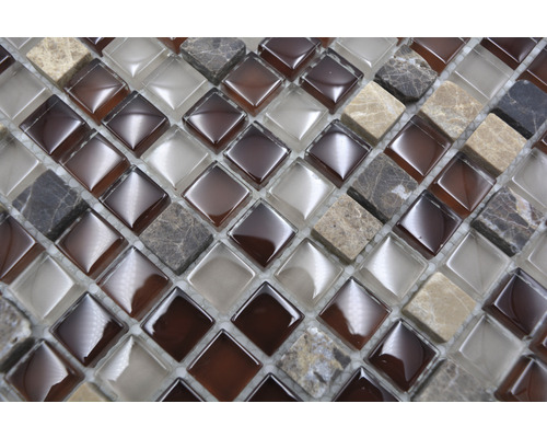 Mozaiková dlaždice se skleněnými a kamennými prvky