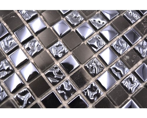 Čtvercové mozaikové dlaždice z kamene a skla