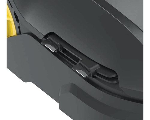 Detailní pohled na robotickou sekačku s nastavením výšky sečení