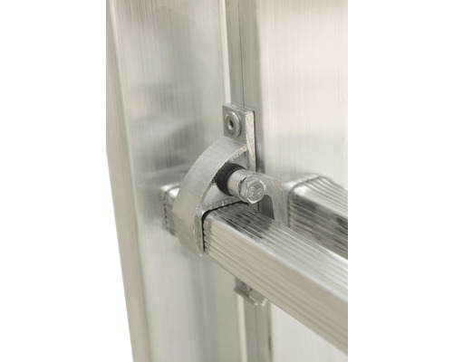 Detail hliníkového žebříku s upevněním příček