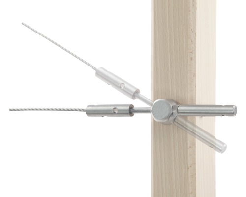 Nerezové lanko připevněné k dřevěnému sloupku