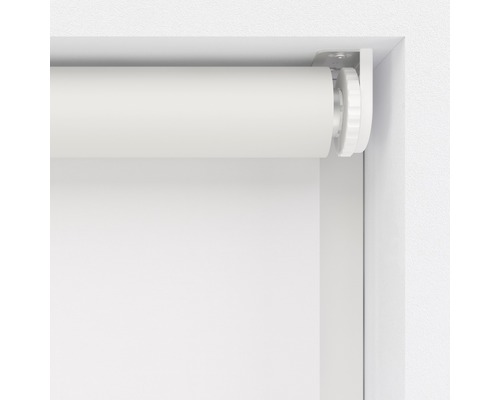 Detail bílé rolety pro dekoraci oken