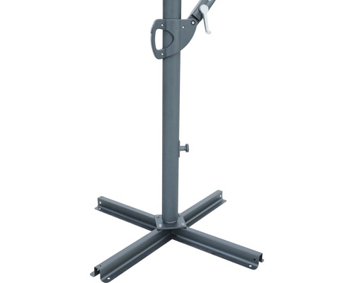 Kovový stojan na slunečník se čtyřnohou základnou