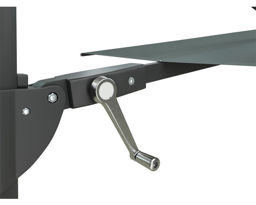 Detailní pohled na klikový mechanismus slunečníku.