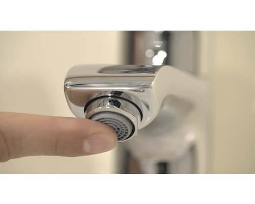 Vodovodní kohoutek s perlátorem a prstem