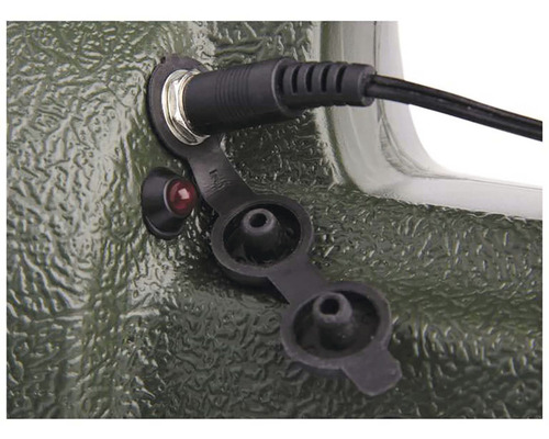 Napájecí adaptér s kabelem k elektronickému zařízení