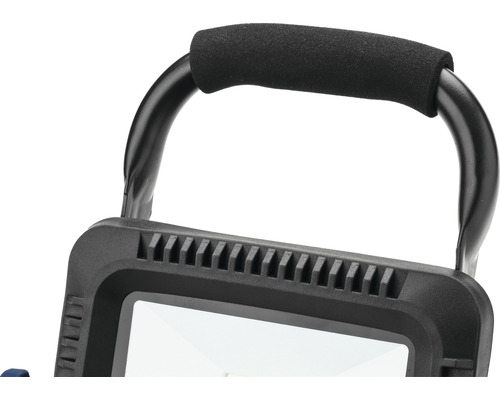 Detailní pohled na ruční lampu s rukojetí