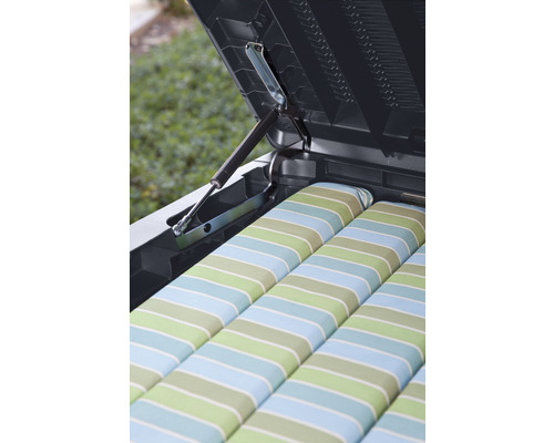 Otevřený zahradní box s pruhovanými podložkami a plynovou pružinou