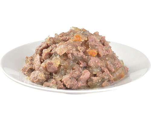 Krmivo pro kočky s masem a želé na talíři