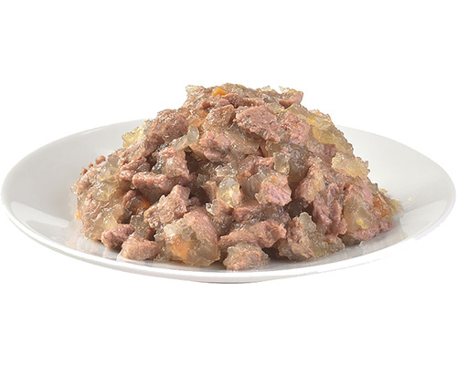 Maso v aspiku na talíři