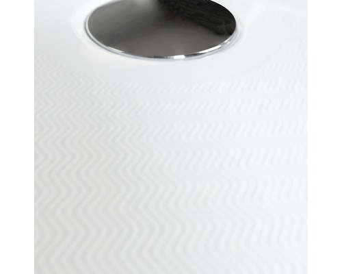 Detail sprchové vaničky s odtokovou soupravou