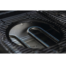 Detail plynového grilu s hořákem