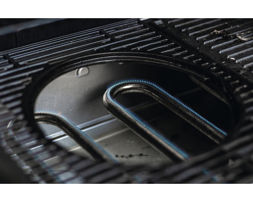 Detail plynového grilu s hořákem