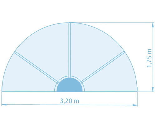 Půlkruhový bazén o rozměrech 3,20 metru krát 1,75 metru.