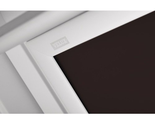 Detail střešního okna s logem Velux